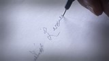 Mieux comprendre les tremblements essentiels pour un jour les guérir.