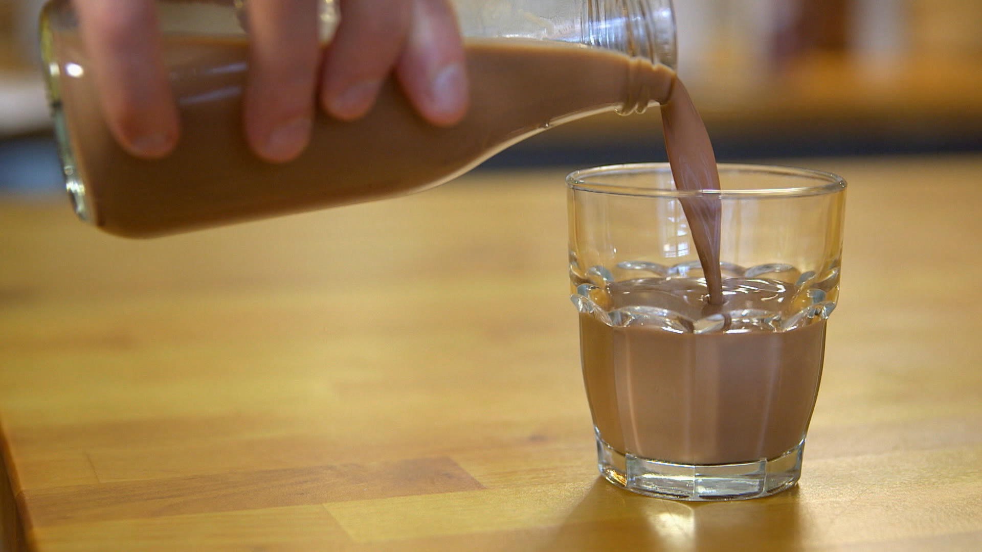 Gland De Lait Vrai Ou Faux Vrai ou faux : le lait au chocolat est bon pour la santé. | Médecin