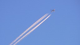 Trainées blanches des avions et réchauffement climatique, un lien?