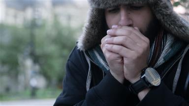 Pourquoi a-t-on de la difficulté à bouger nos doigts l'hiver?