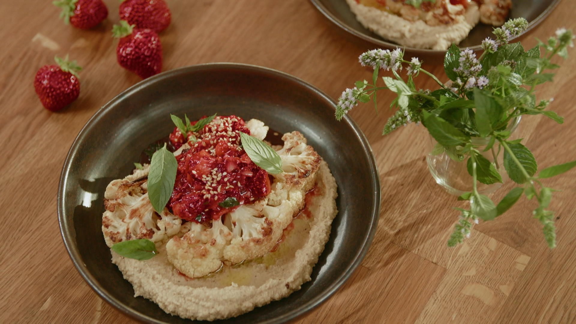 Tranches de chou-fleur et salsa à la fraise | Moi j'mange ...